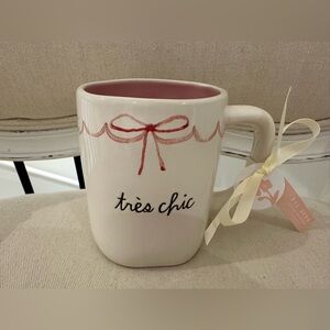 🎀 Rae Dunn NWT Très Chic Ceramic Bow Mug - White and Pink